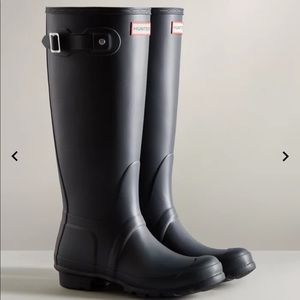 Hunter women’s original tall rain boot size 37